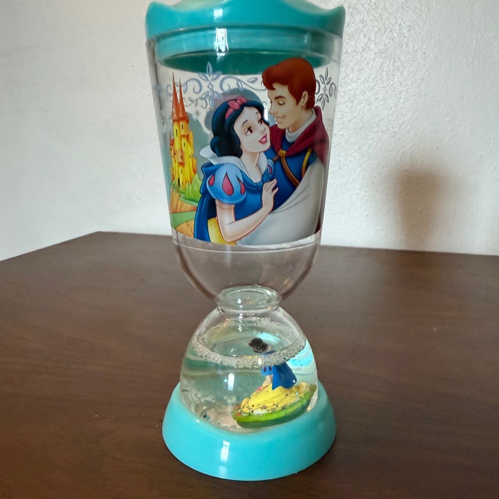 Disney Snow White and the Seven Dwarfs Snow Globe Hourglass Tumbler Teal Lid